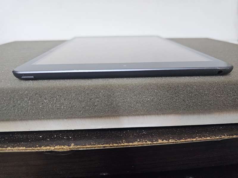 2 x Apple iPads (Model A2197)  NON-WORKING | Recovery Loop | AS-IS