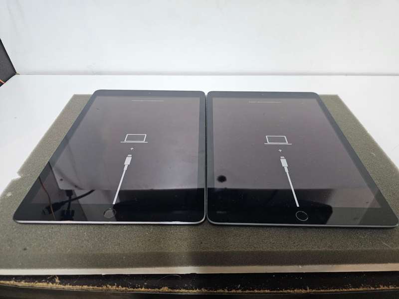 2 x Apple iPads (Model A2197)  NON-WORKING | Recovery Loop | AS-IS