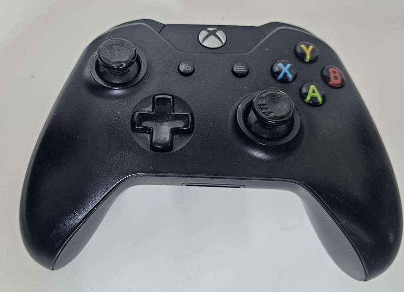 Gamers Dream Deal! Xbox Series X + 3 Controllers  READY TO PLAY!