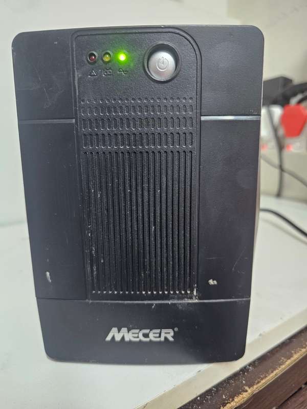 Mecer 2000VA UPS  For Spares or Repairs