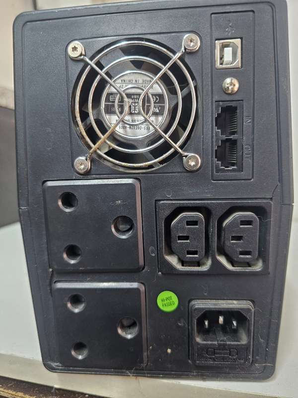 Mecer 2000VA UPS  For Spares or Repairs