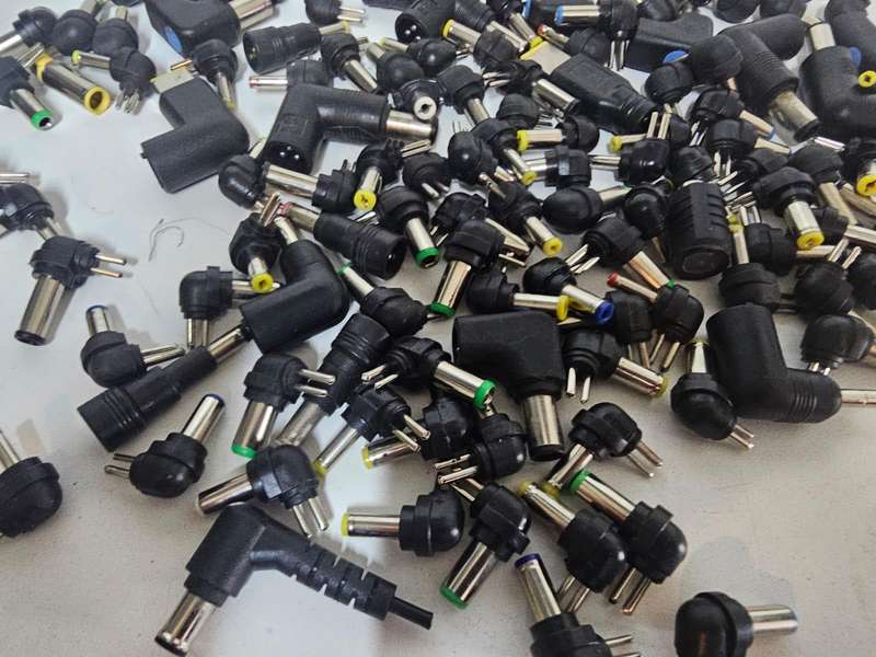 Universal Power Adapter Plugs  Mixed Sizes & Types!