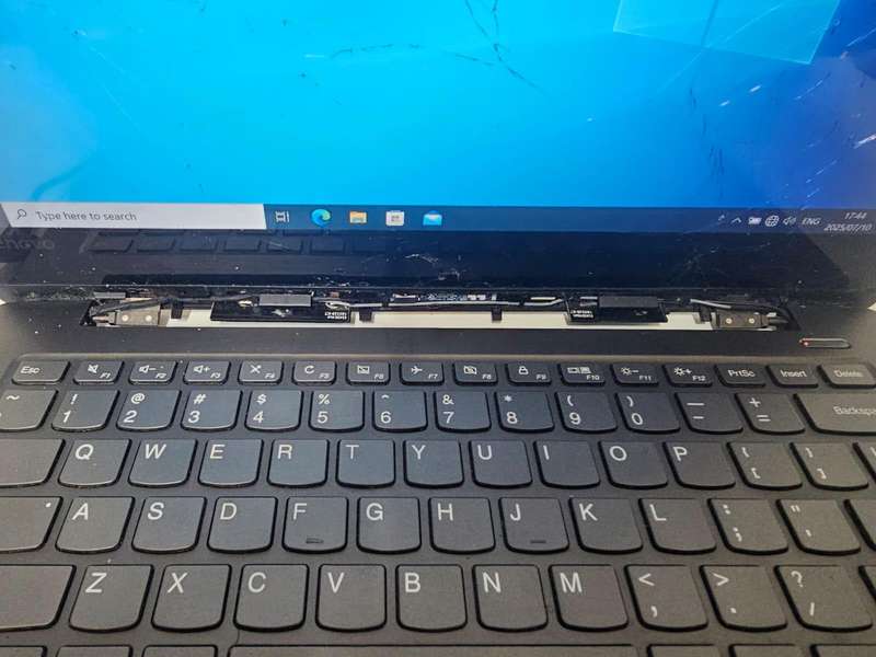 Lenovo Ideapad 530s  i7 8th Gen | 8GB RAM | 256GB SSD | Cracked Touchscreen  for spares or repair