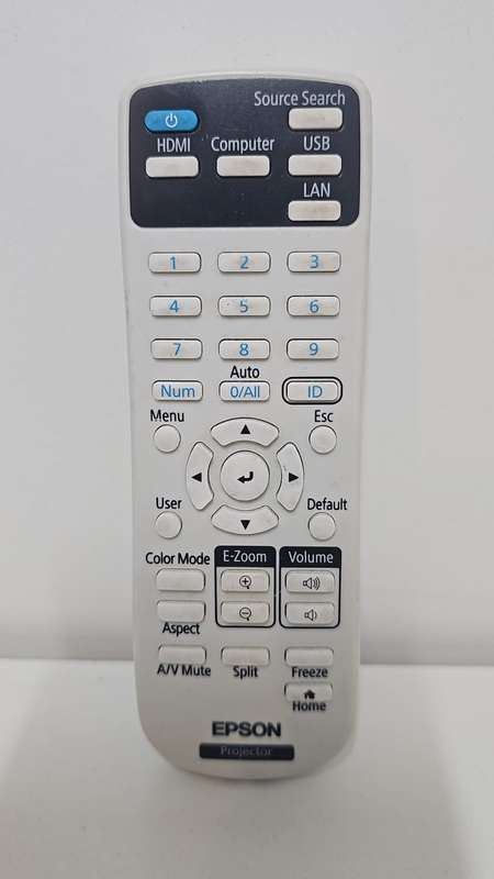 Epson EB-E01 3LCD HDMI Projector  Only 149 Lamp Hours!