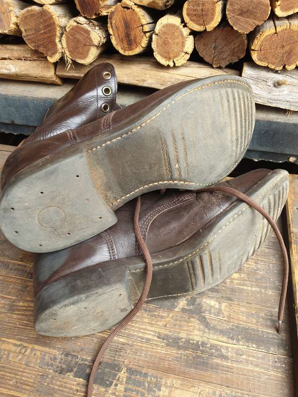 original WELL used/worn SADF era dated 1991 full leather combat boots with "drill" soles size 10 UK