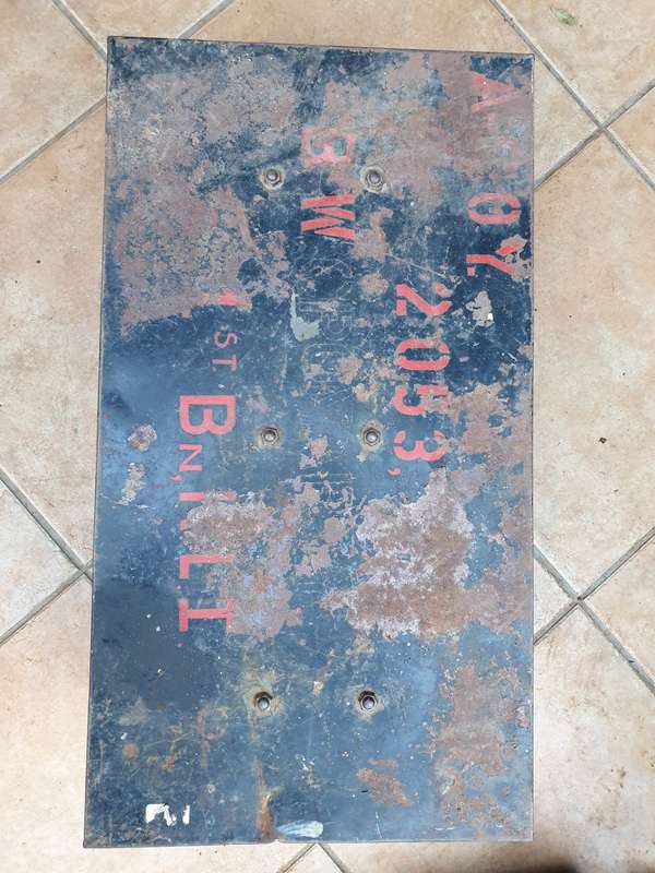 original Rhodesia era Soldiers' pers "kit" trunk (large metal item)