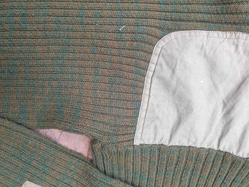 original Rhod army issue/ worn wool jumper/ jersey olive green with patches size small/ medium
