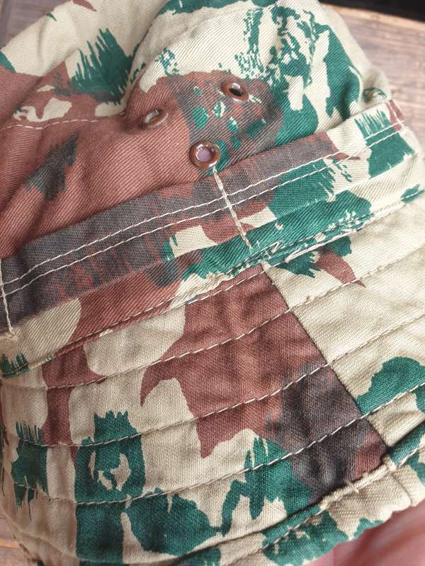 large size (fits 59/ 60cm) 1970s era SWA/Angola bushwar period SAP 1st patt camo bush-hat good clean