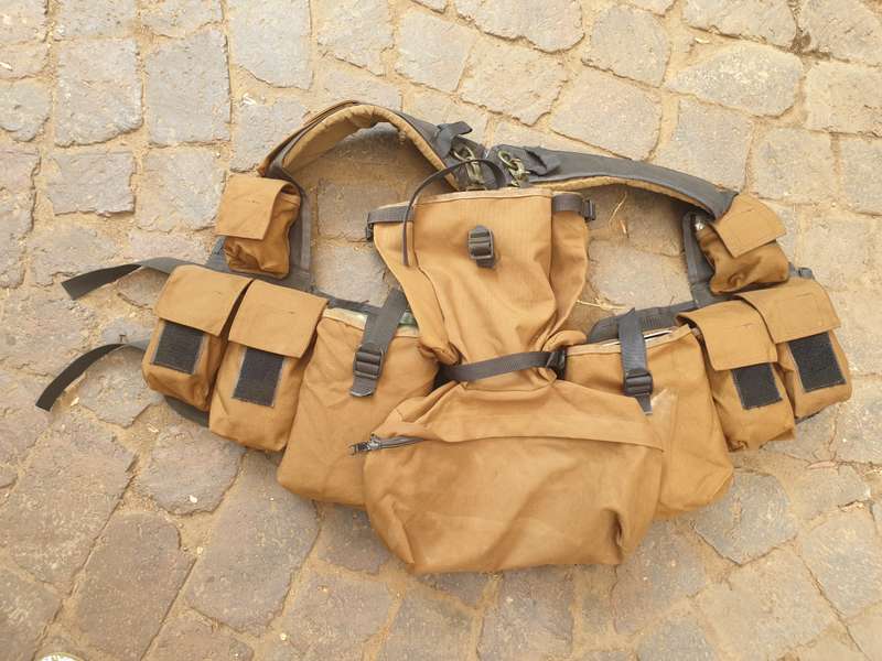 scarce SWATF nutria R1/ G3 mag pouch type 1 (lightweight) battle-jacket with removable rear panel