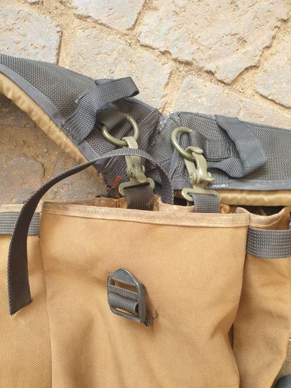 scarce SWATF nutria R1/ G3 mag pouch type 1 (lightweight) battle-jacket with removable rear panel
