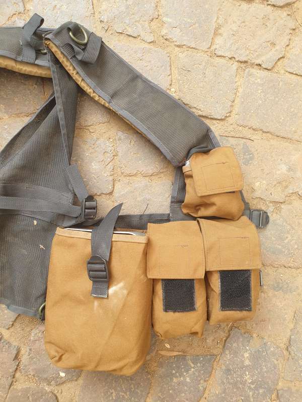 scarce SWATF nutria R1/ G3 mag pouch type 1 (lightweight) battle-jacket with removable rear panel