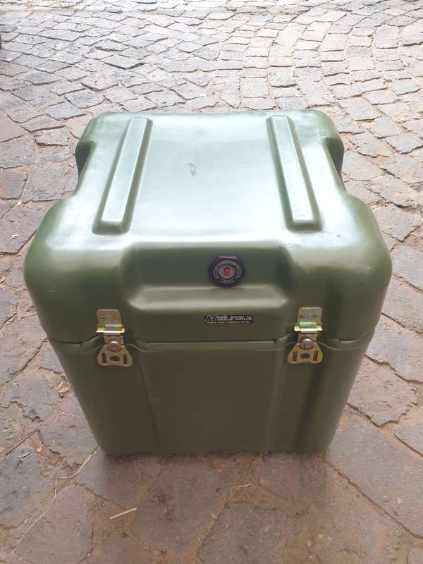 original US made HARDIGG quality hard-case (protective) olive green ex US MIL 48cm X 48cm x 35cm nr1