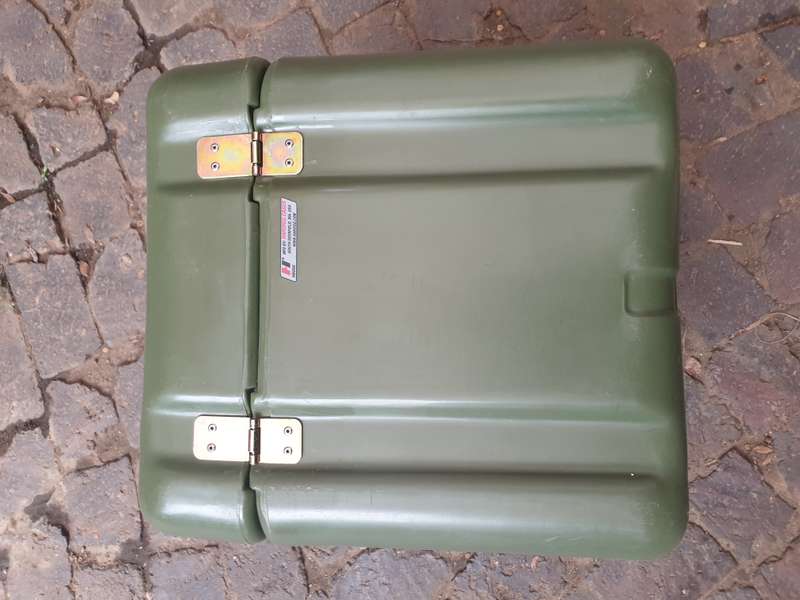 original US made HARDIGG quality hard-case (protective) olive green ex US MIL 48cm X 48cm x 35cm nr1