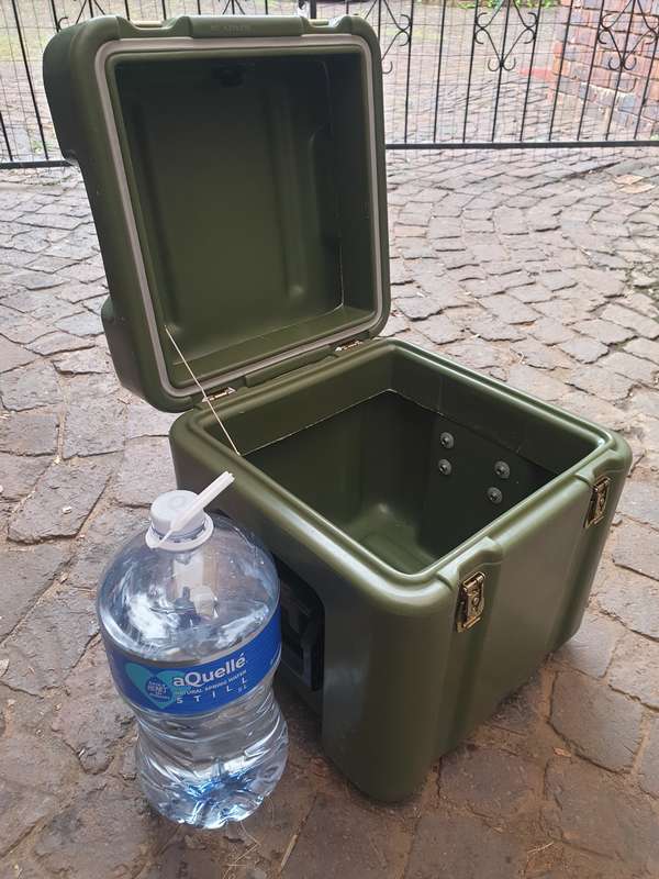 original US made HARDIGG quality hard-case (protective) olive green ex US MIL 48cm X 48cm x 35cm nr1