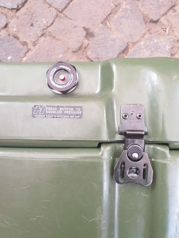 original US made HARDIGG quality hard-case (protective) olive green ex US MIL 48cm X 48cm x 35cm nr2
