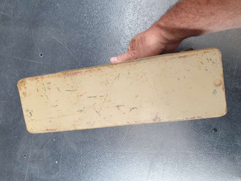 original SADF era SWA/Angola bushwar period nutria brown metal BMG/LMG ammo "ready" 200rds carry box