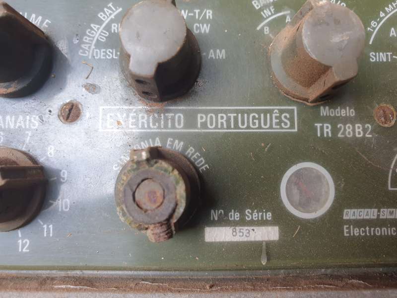 original Portuguese ULTRAMAR bushwar period RACAL TR-28 B2 (Porra model!) man-pack radio (body only)