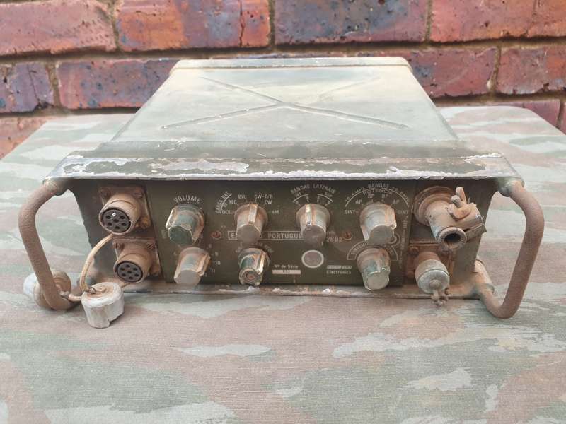original Portuguese ULTRAMAR bushwar period RACAL TR-28 B2 (Porra model!) man-pack radio (body only)