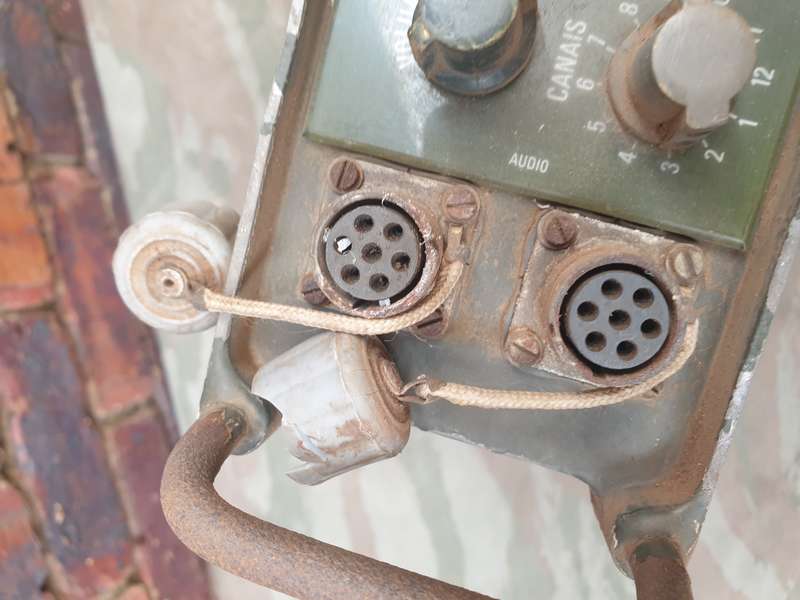 original Portuguese ULTRAMAR bushwar period RACAL TR-28 B2 (Porra model!) man-pack radio (body only)
