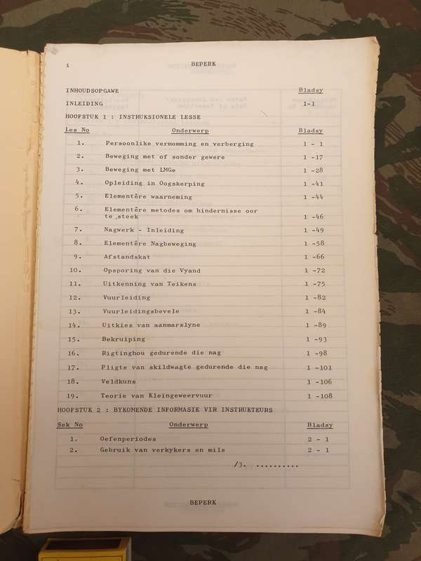 original early SWA/Angola bushwar period SADF ISSUE dd 1976 bi-lingual A4 size Fieldcraft manual