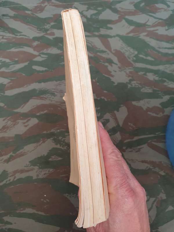 original early SWA/Angola bushwar period SADF ISSUE dd 1976 bi-lingual A4 size Fieldcraft manual