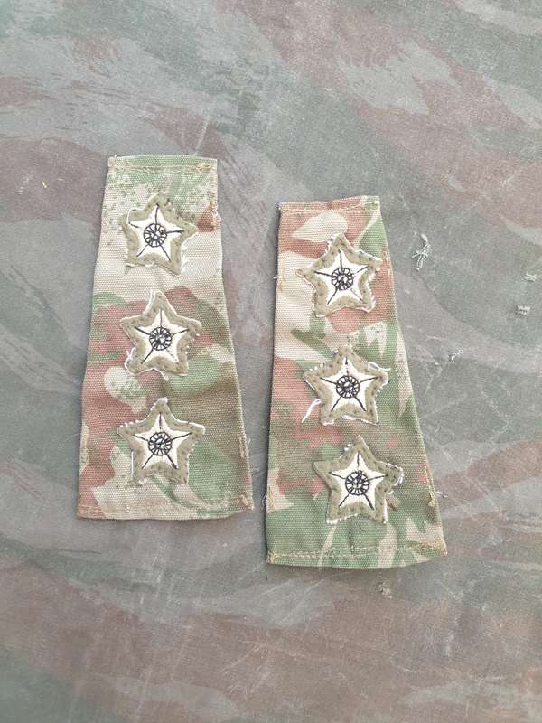 original bushwar period (obsolete) SAP era 2nd patt camo Capt field worn ranks set - hand sewn pair