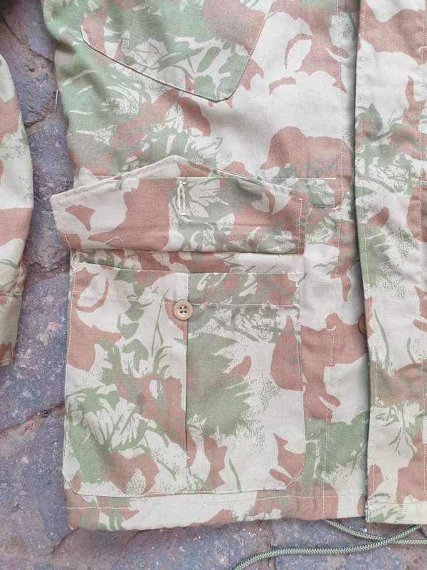 original bushwar period dated 71 (obsolete) SAP era 2nd patt camo bush-jacket used small size (med)