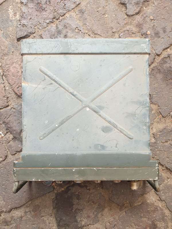original Rhod bushwar period RACAL TR-28 B2 (SA made) man-pack radio (body only) - BSAP used (?)