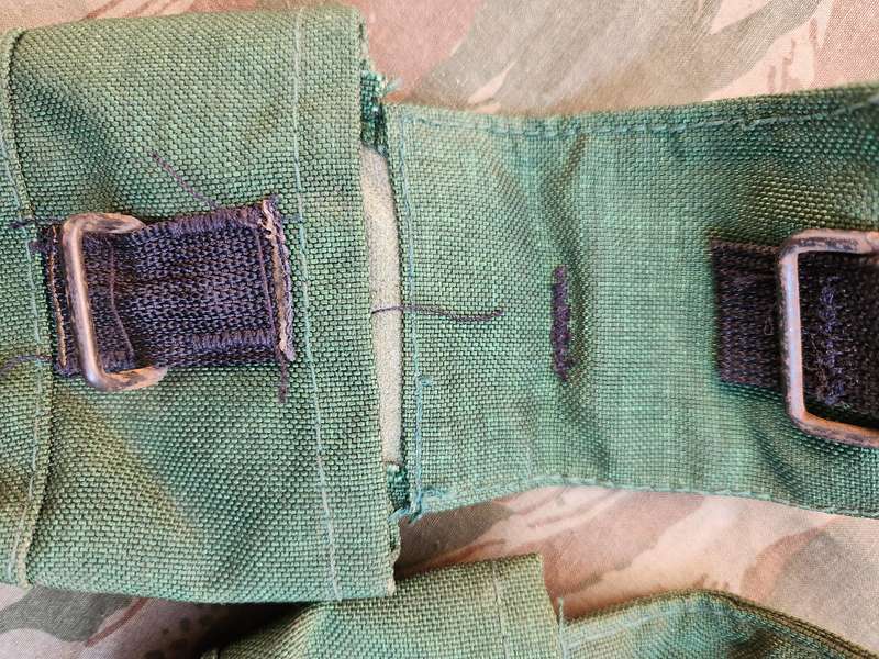 2 x very hard to find rare & scarce 32 Bn ALICE emrald green vest loose grenade pouches as new piece