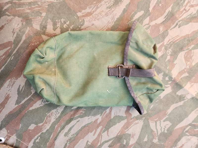 very hard to find rare & scarce 32 Bn ALICE emrald green vest single 2lt utility pouch as new piece