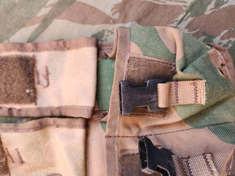 scarce double (holds 2 x m-26 grenades) flap patt 90 "cabbage patch" camo mag pouch in good used