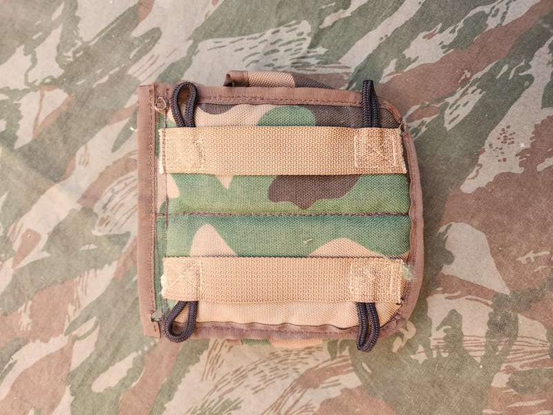 scarce double (holds 2 x m-26 grenades) flap patt 90 "cabbage patch" camo mag pouch in good used