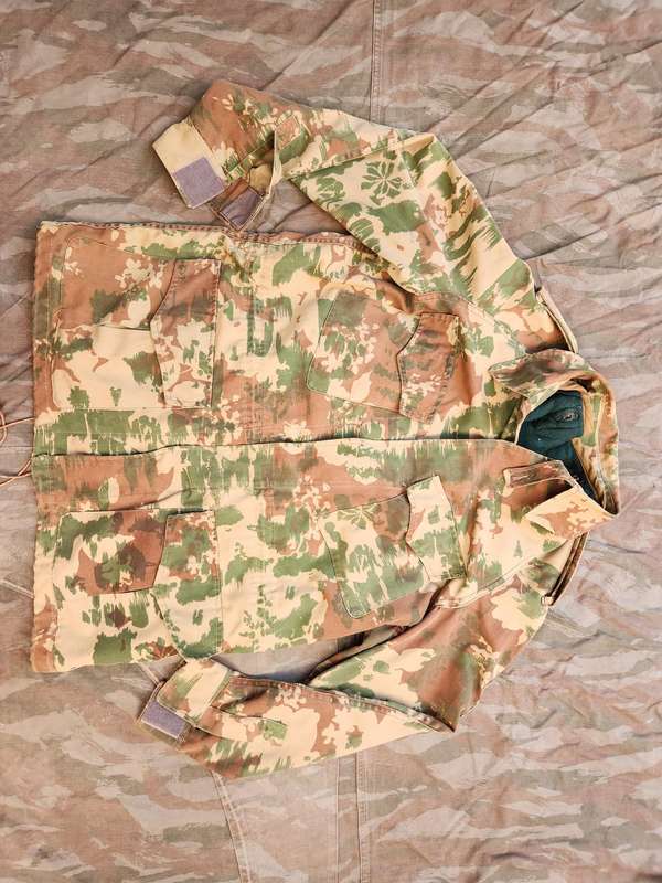 rare (measures 60 cm across chest) SAP 1st patt LARGE bush-jacket with original green faux-fur liner