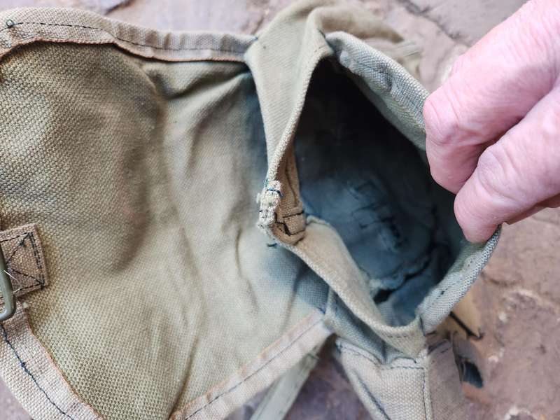 as found new & unused single (one side typically used) Rhodesian Pattern 69 webbing kidney pouch
