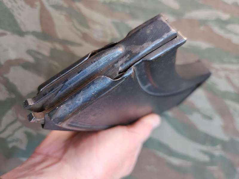 SADF era (post WW2) metal BREN gun mag in very good clean condition - no rust - intact 100% complete