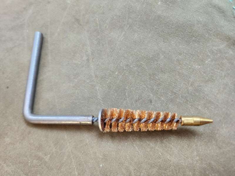 original SWA/ Angola SADF issue type R1 (FN FAL) chamber (copper) brush essential cleaning kit part