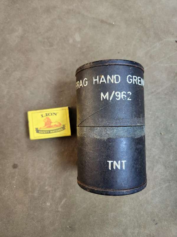 intact & 100% original complete EMPTY Rhod Army HE hand-grenade 2-piece ammo cardboard container