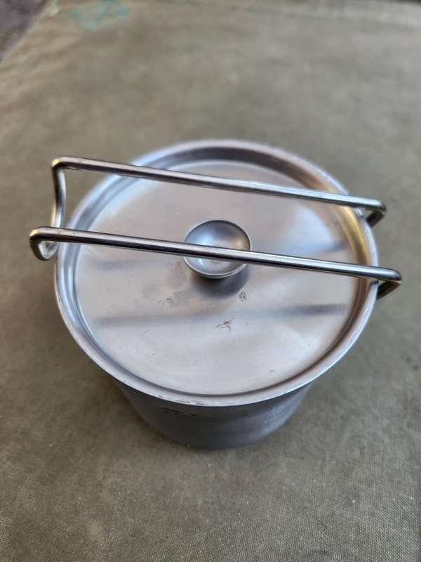 a much sought-after as new & unused (only) 32 Bn issue (CSI/HSI funds) s/steel "caneca" cooking pot