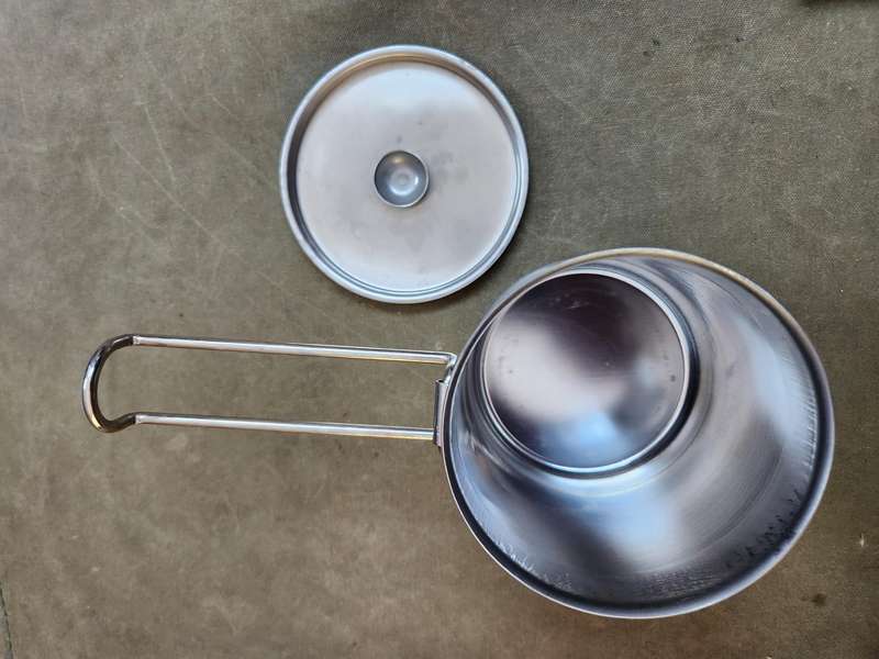 a much sought-after as new & unused (only) 32 Bn issue (CSI/HSI funds) s/steel "caneca" cooking pot