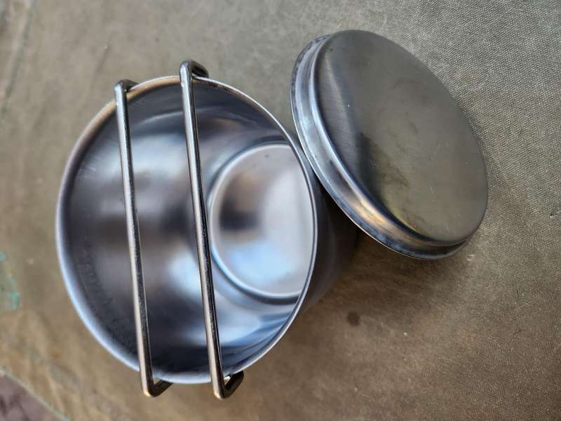 a much sought-after as new & unused (only) 32 Bn issue (CSI/HSI funds) s/steel "caneca" cooking pot