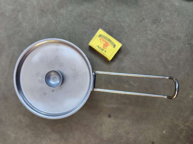 a much sought-after as new & unused (only) 32 Bn issue (CSI/HSI funds) s/steel "caneca" cooking pot
