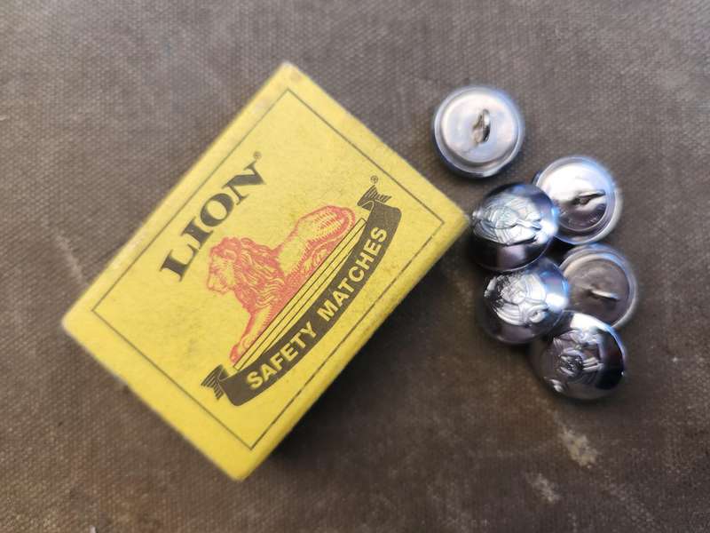 new hard to find scarce & original 80s era SMALL "TPA" Transvaal chrome tunic buttons old Tvl crest