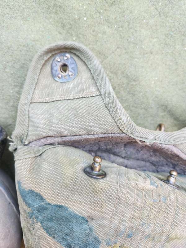 used original US Army dd 1945 canteen and cover with signs of Rhod era custom "baby-poop" camo paint