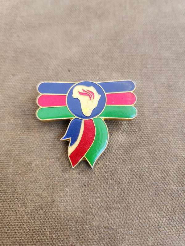 scarce original SWA/Angola border war era SWAPO liberation movement enamel/metal pin badge pin inta