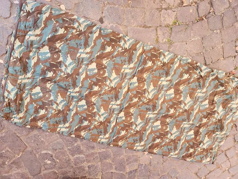 as new, clean & unused 100% original 32 Bn summer camo patt lightweight sleeping-bag (no stuff sack)