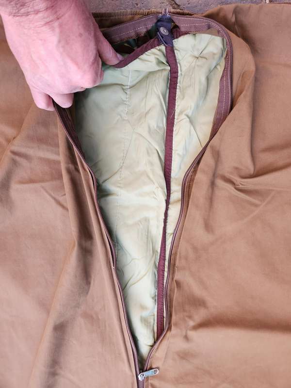 as new, clean & unused 100% original 32 Bn summer camo patt lightweight sleeping-bag (no stuff sack)