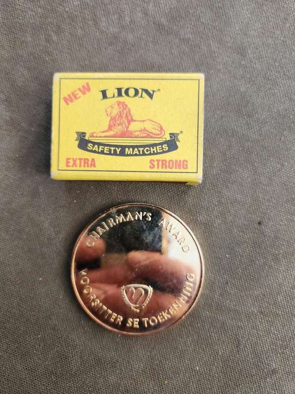 scarce & hard to find ATLAS aircraft corporation Chairman's award (gold?) coin in great clean cond.