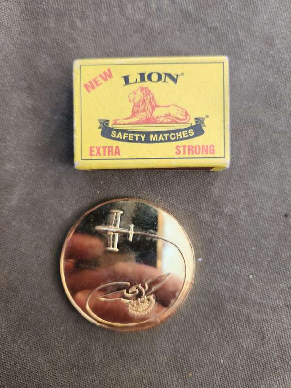 scarce & hard to find ATLAS aircraft corporation Chairman's award (gold?) coin in great clean cond.