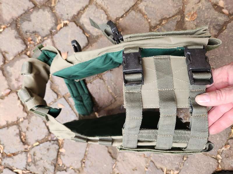 locally made ripstop canvas body armour plate carrier as new/unused clean & undamaged condition