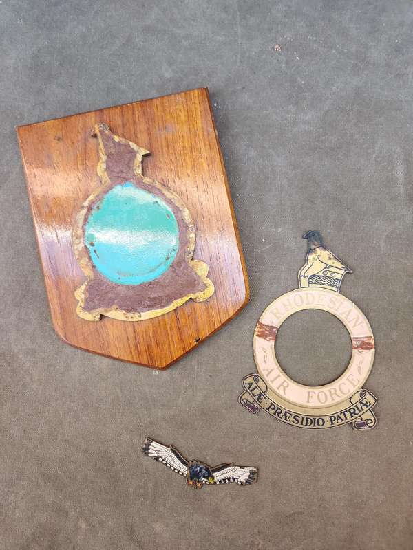 scarce UDI era Royal Rhodesian Air Force plaque on African Hardwood wooden backing 2piece glue loose